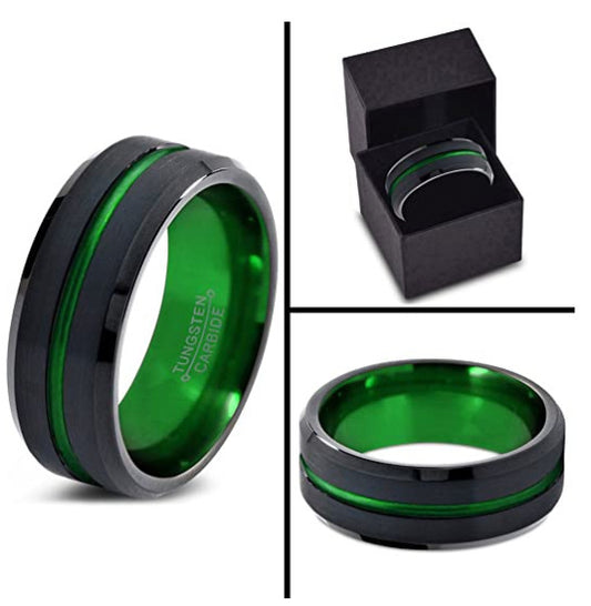 Bague homme streetwear en acier titane brossé mat avec bande centrale colorée rouge bleu vert, design bicolore