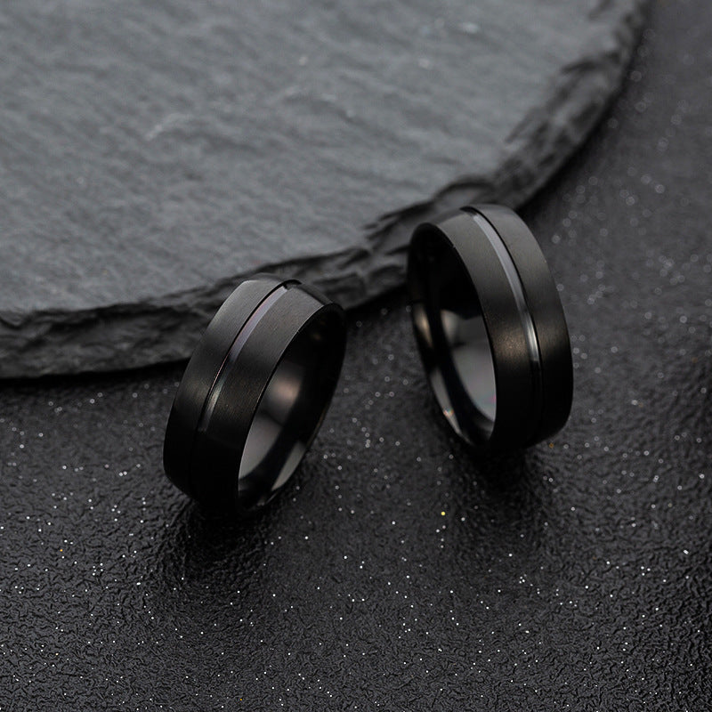 Bague homme noire en acier inoxydable avec design géométrique minimaliste, style streetwear urbain