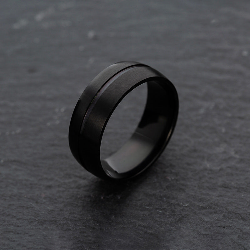 Bague homme noire en acier inoxydable avec design géométrique minimaliste, style streetwear urbain